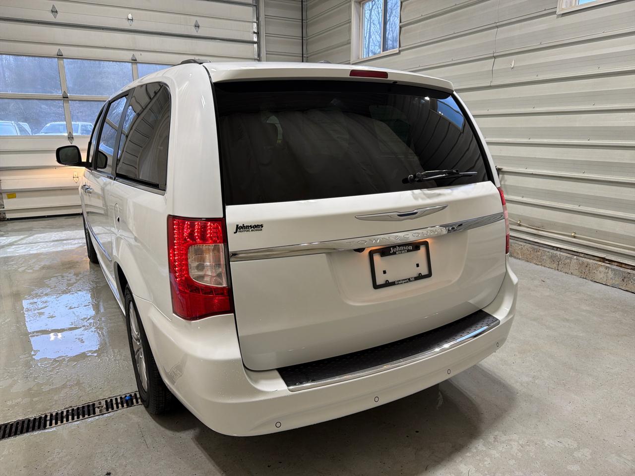 Chrysler Town & Country 4dr Wgn Touring-L Anniversary Edition 2016