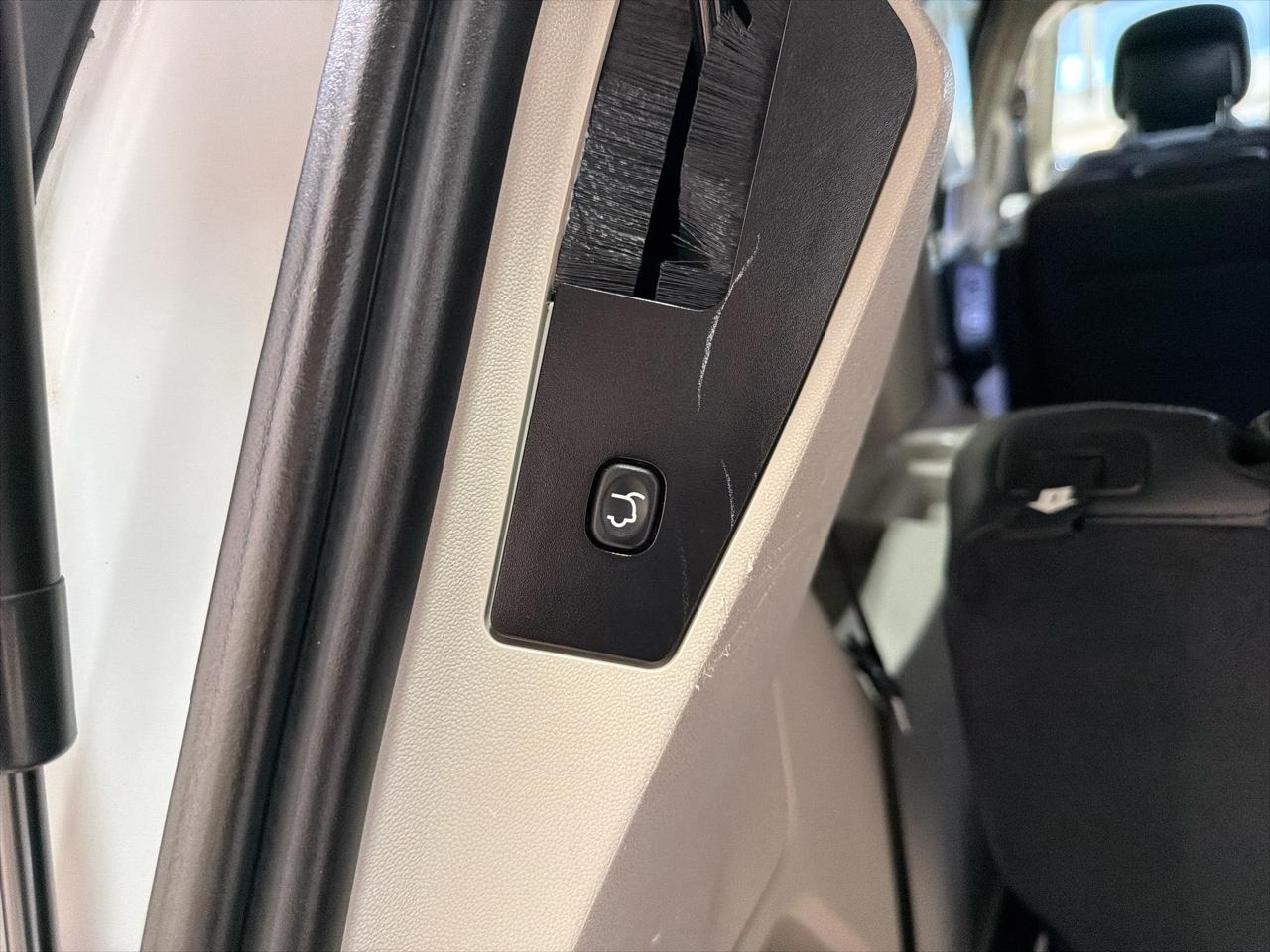 Chrysler Town & Country 4dr Wgn Touring-L Anniversary Edition 2016