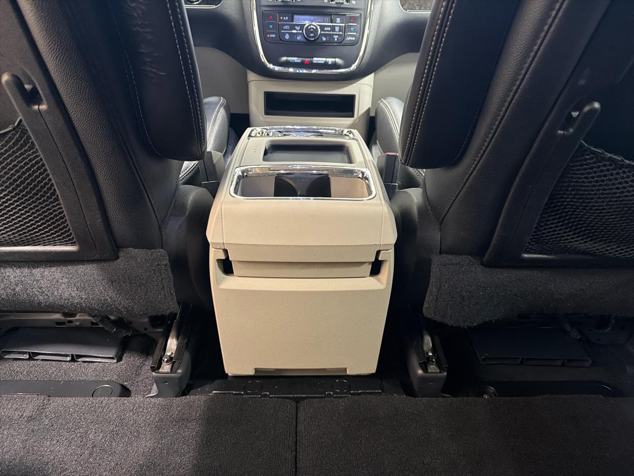 Chrysler Town & Country 4dr Wgn Touring-L Anniversary Edition 2016