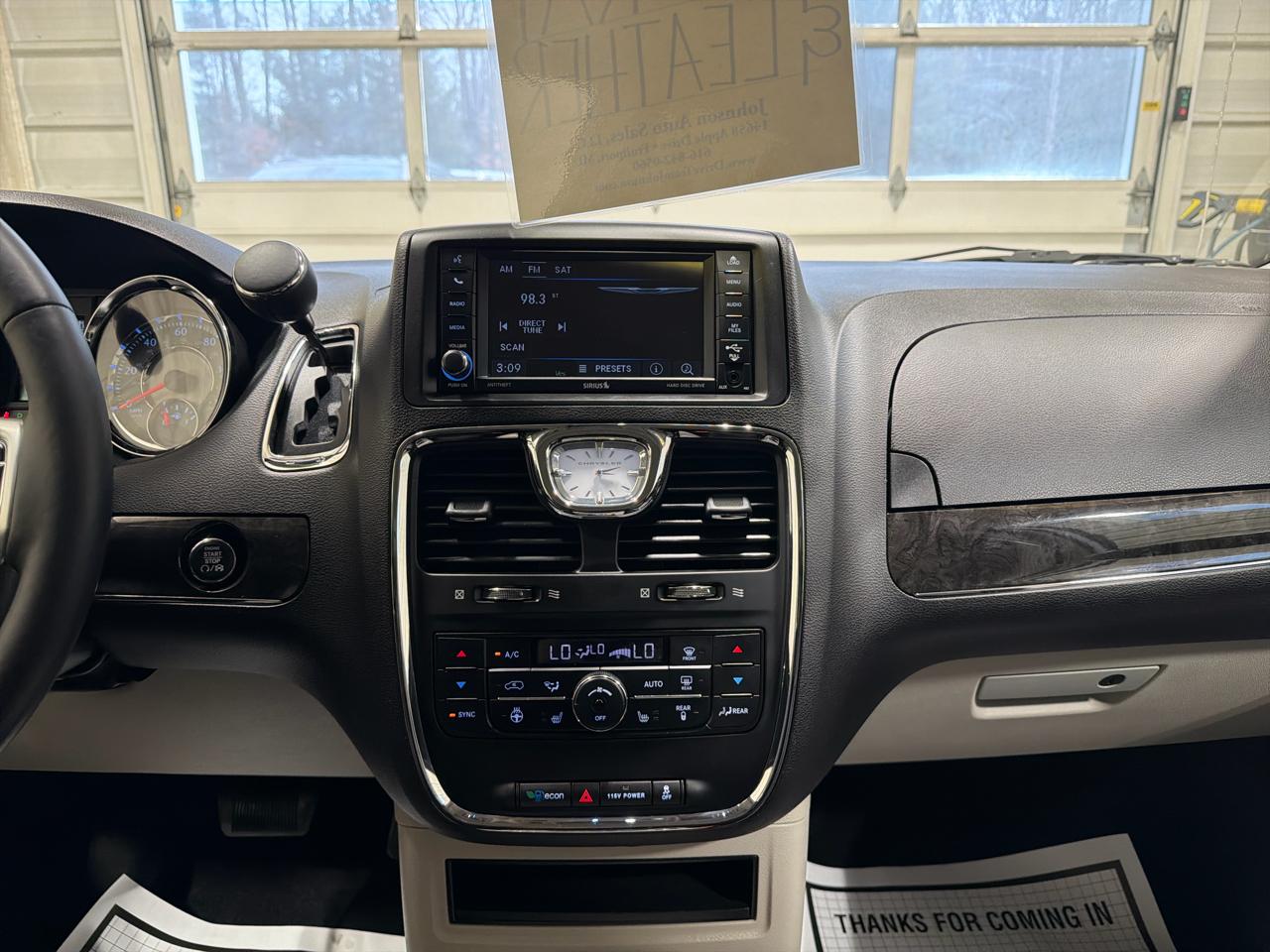 Chrysler Town & Country 4dr Wgn Touring-L Anniversary Edition 2016