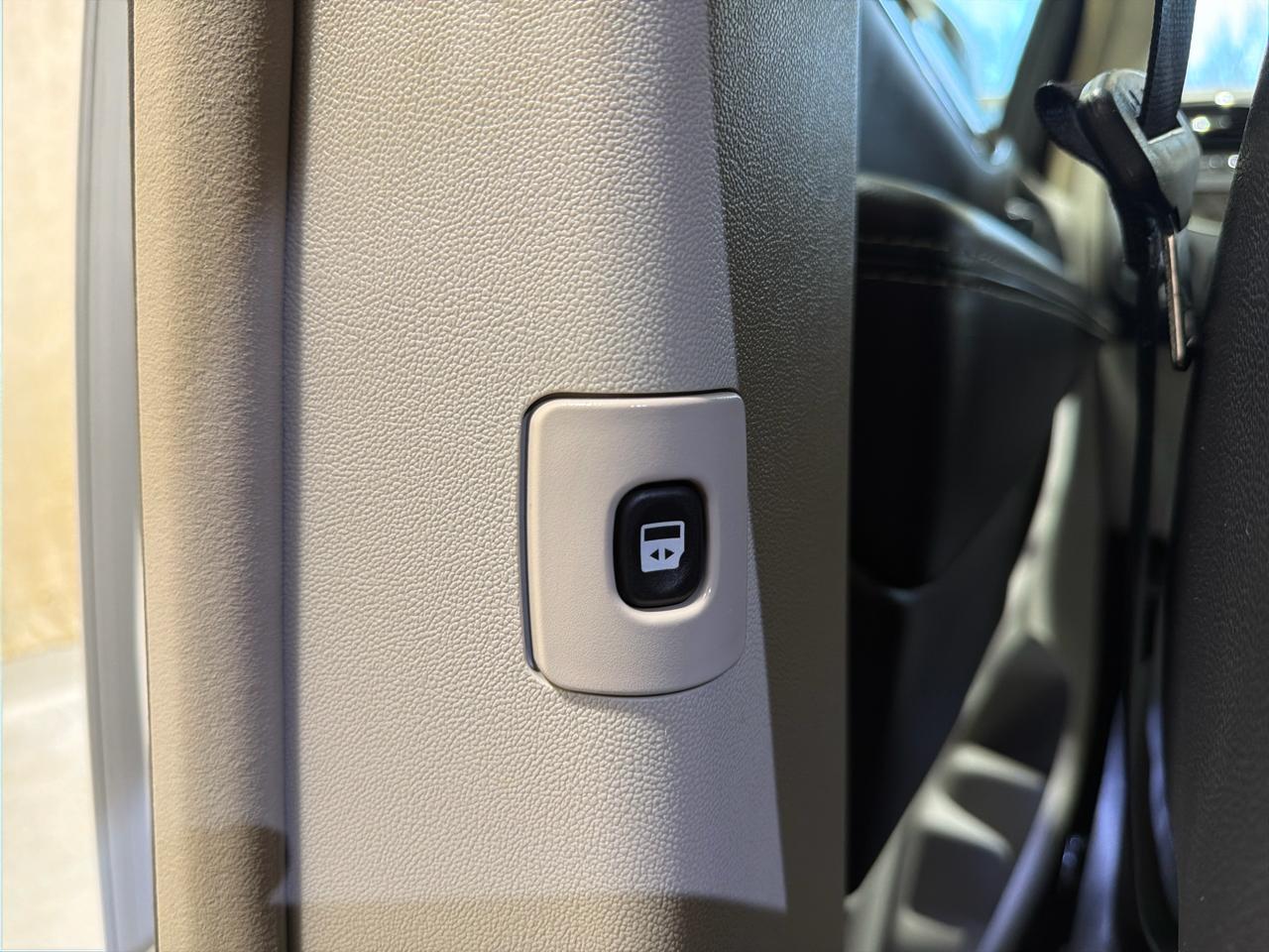 Chrysler Town & Country 4dr Wgn Touring-L Anniversary Edition 2016