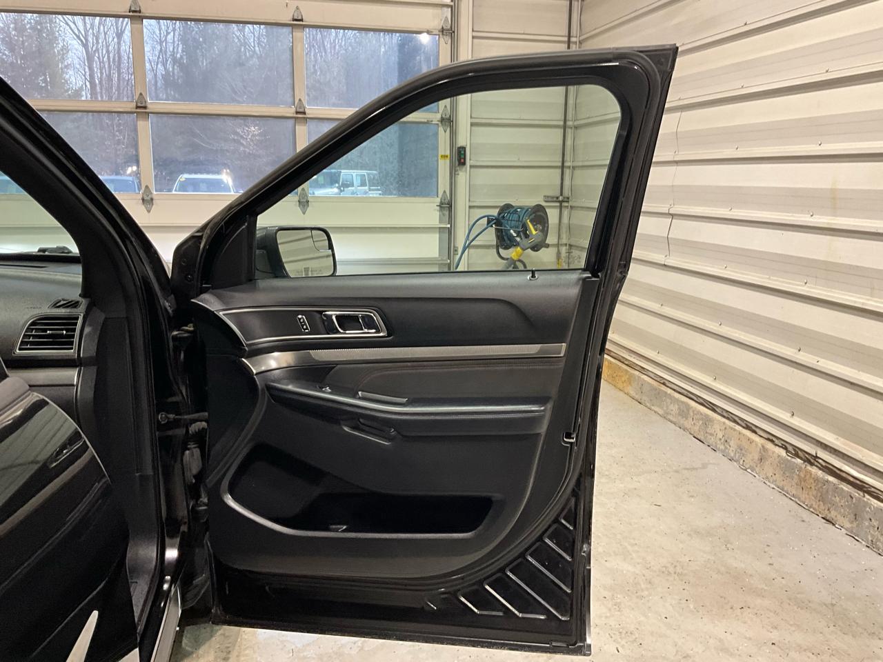 Ford Explorer XLT 4WD 2018