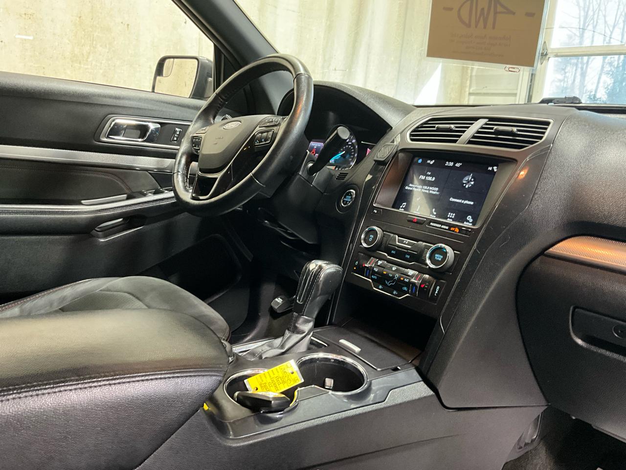 Ford Explorer XLT 4WD 2018