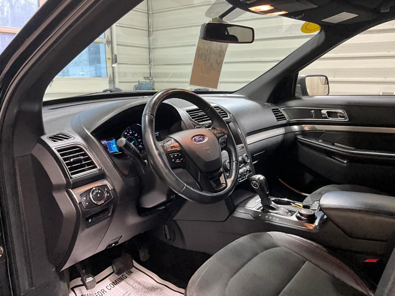 Ford Explorer XLT 4WD 2018