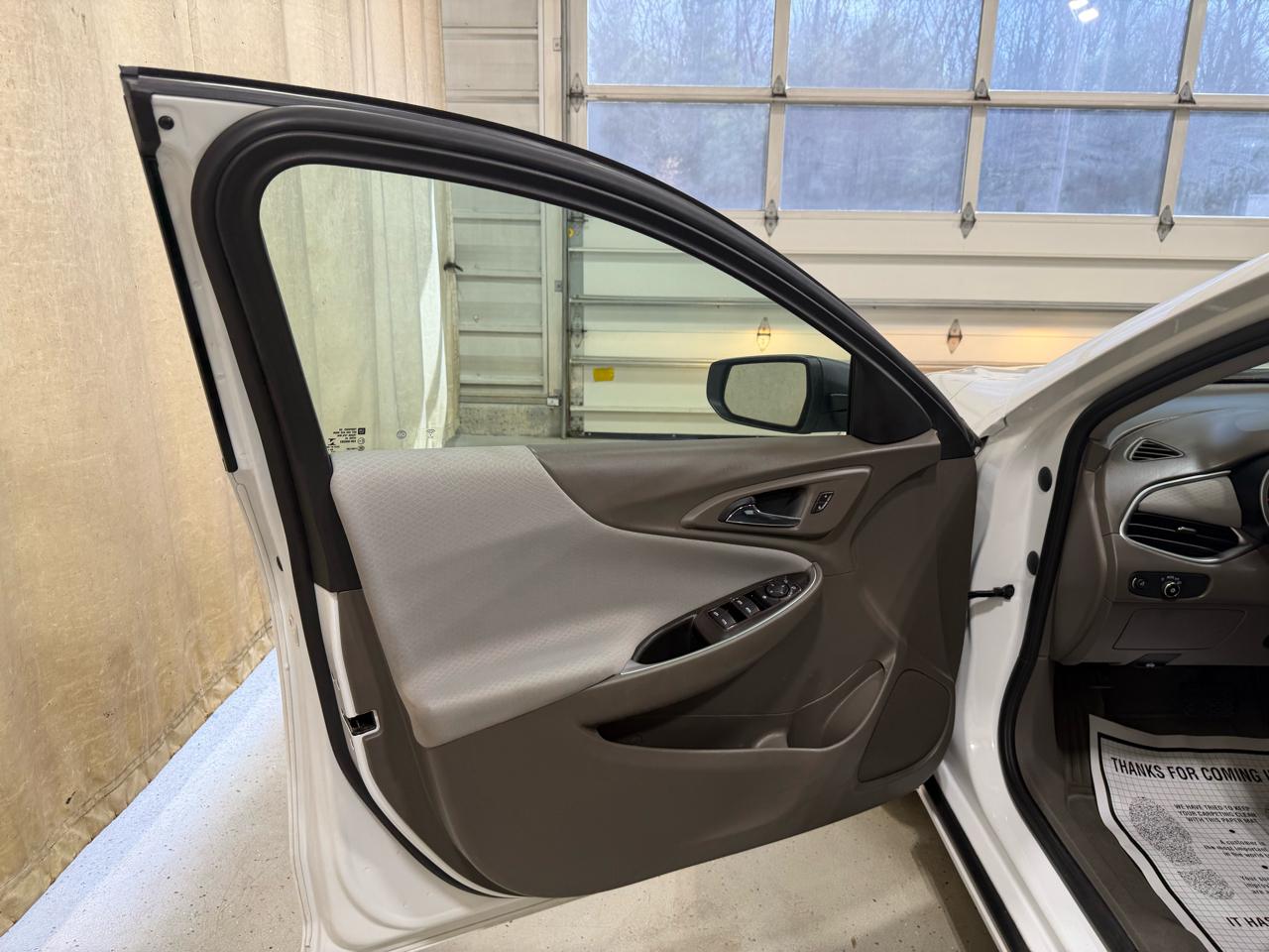 Chevrolet Malibu 4dr Sdn LS w/1FL 2021