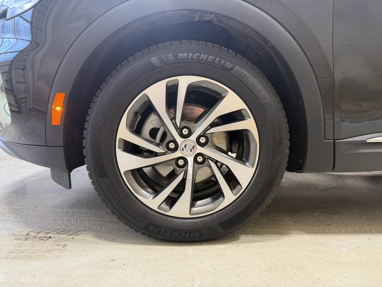 Buick Envision AWD 4dr Essence 2023