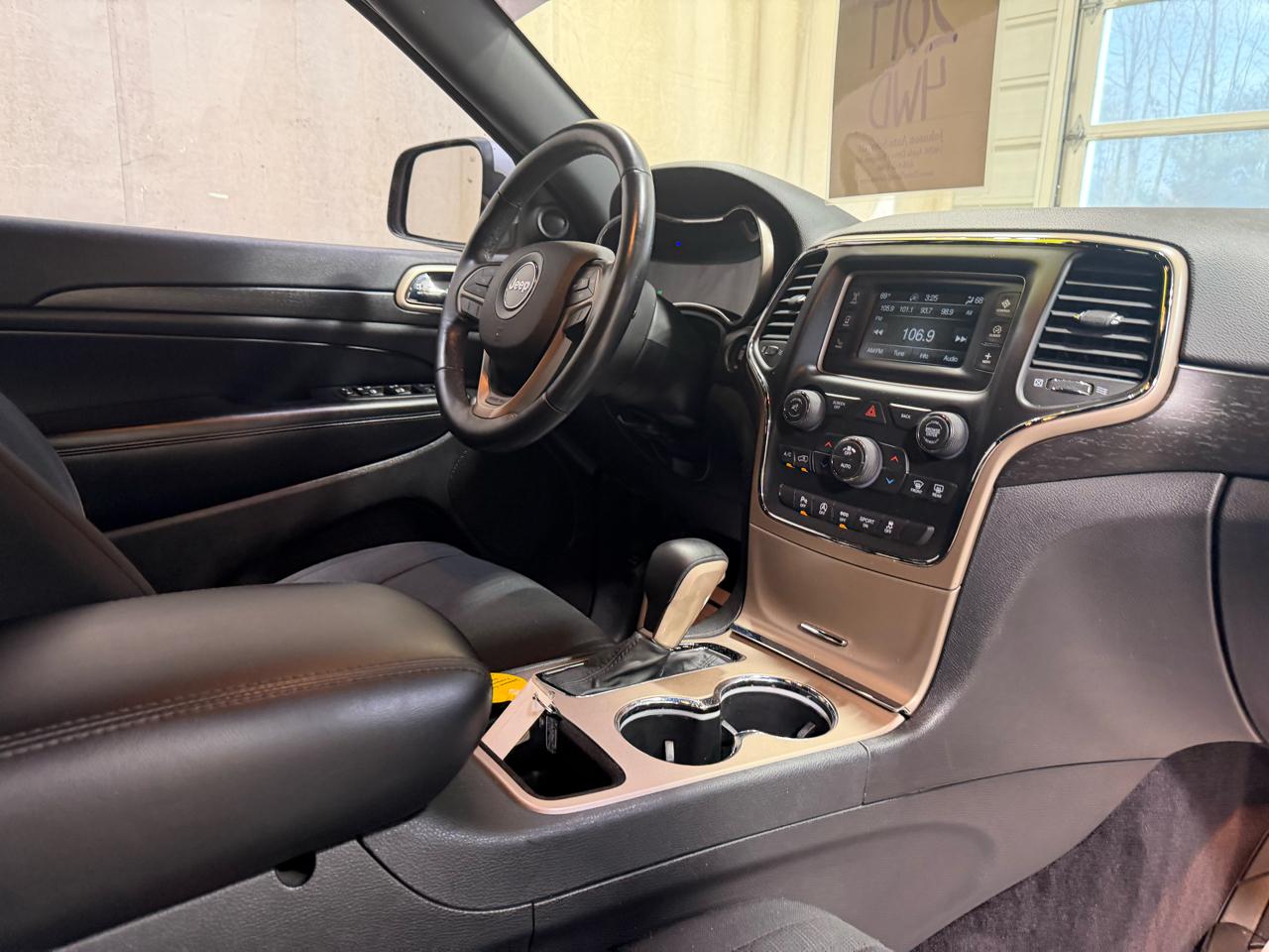 Jeep Grand Cherokee Laredo 4x4 2017