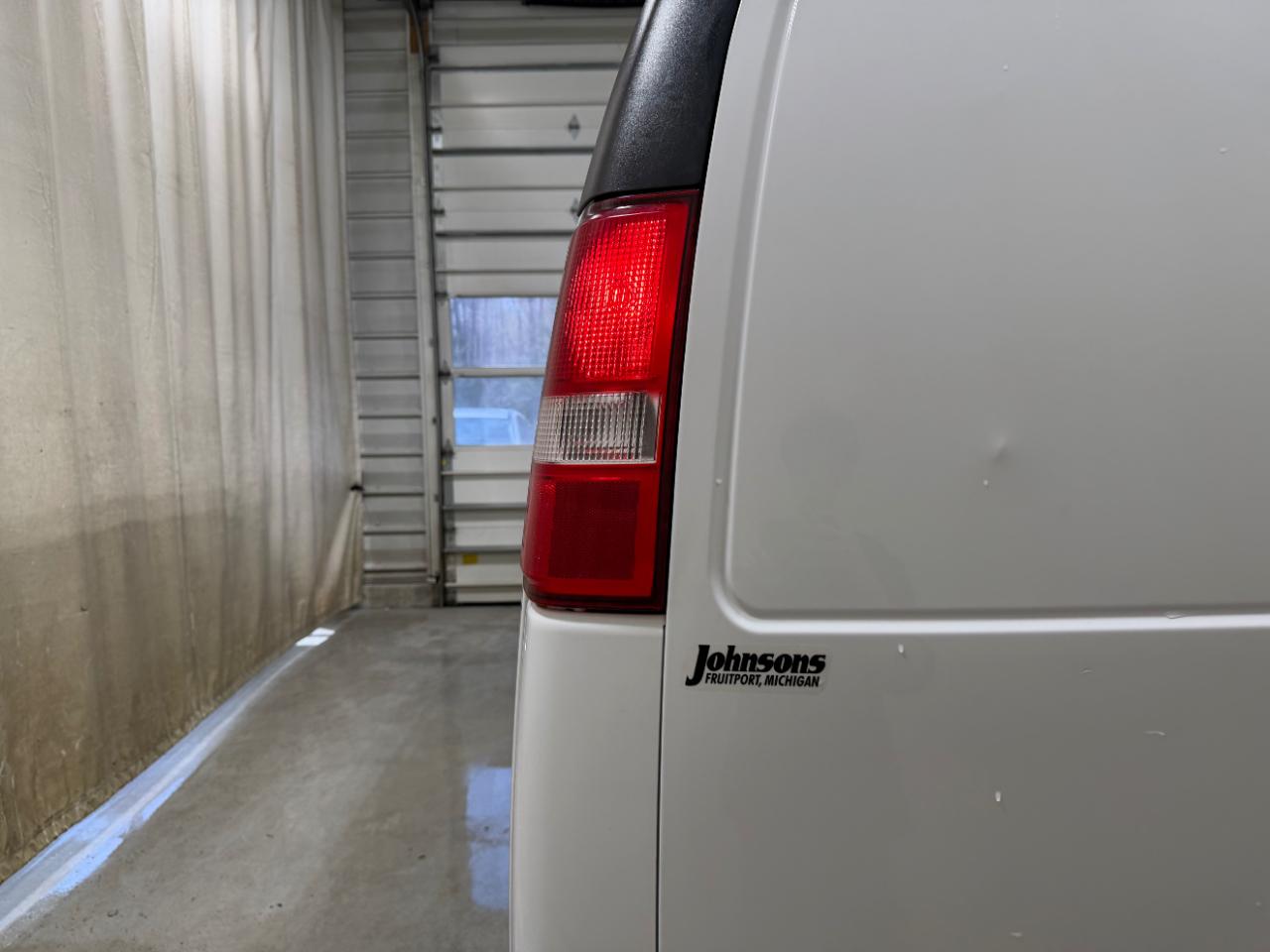Chevrolet Express Cargo Van RWD 3500 155" 2020