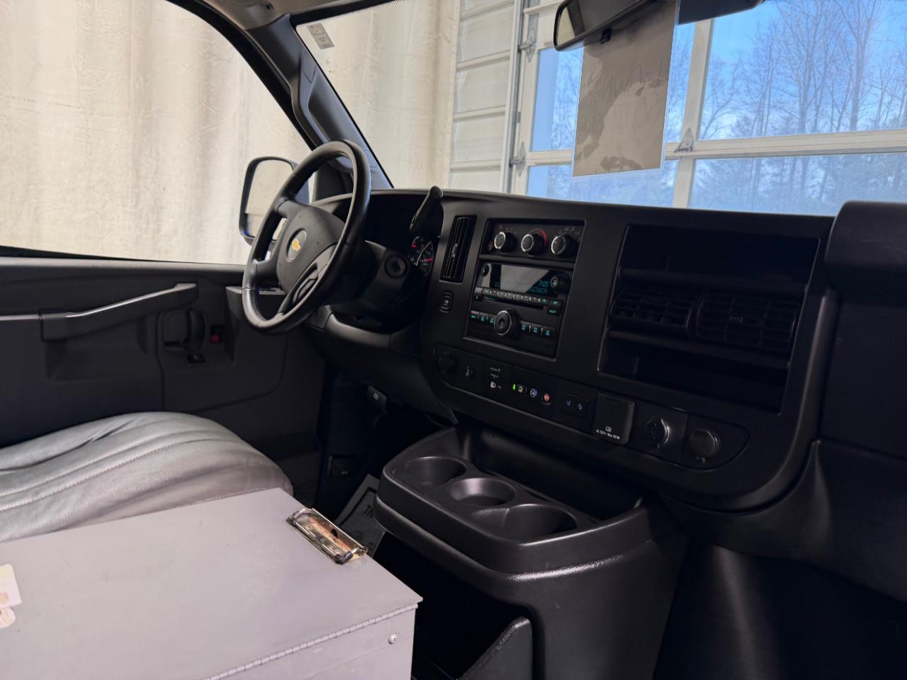 Chevrolet Express Cargo Van RWD 3500 155" 2020