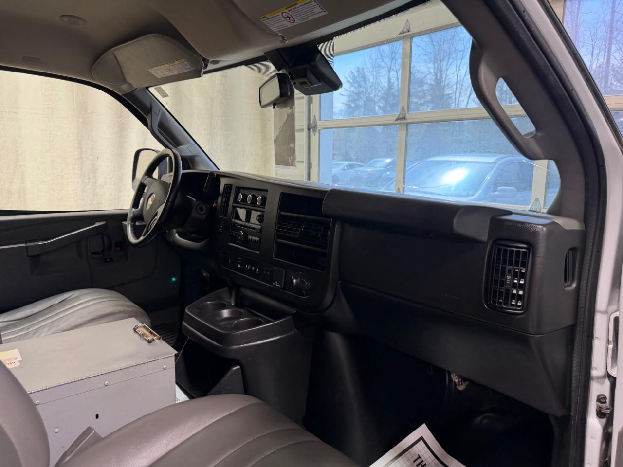 Chevrolet Express Cargo Van RWD 3500 155" 2020