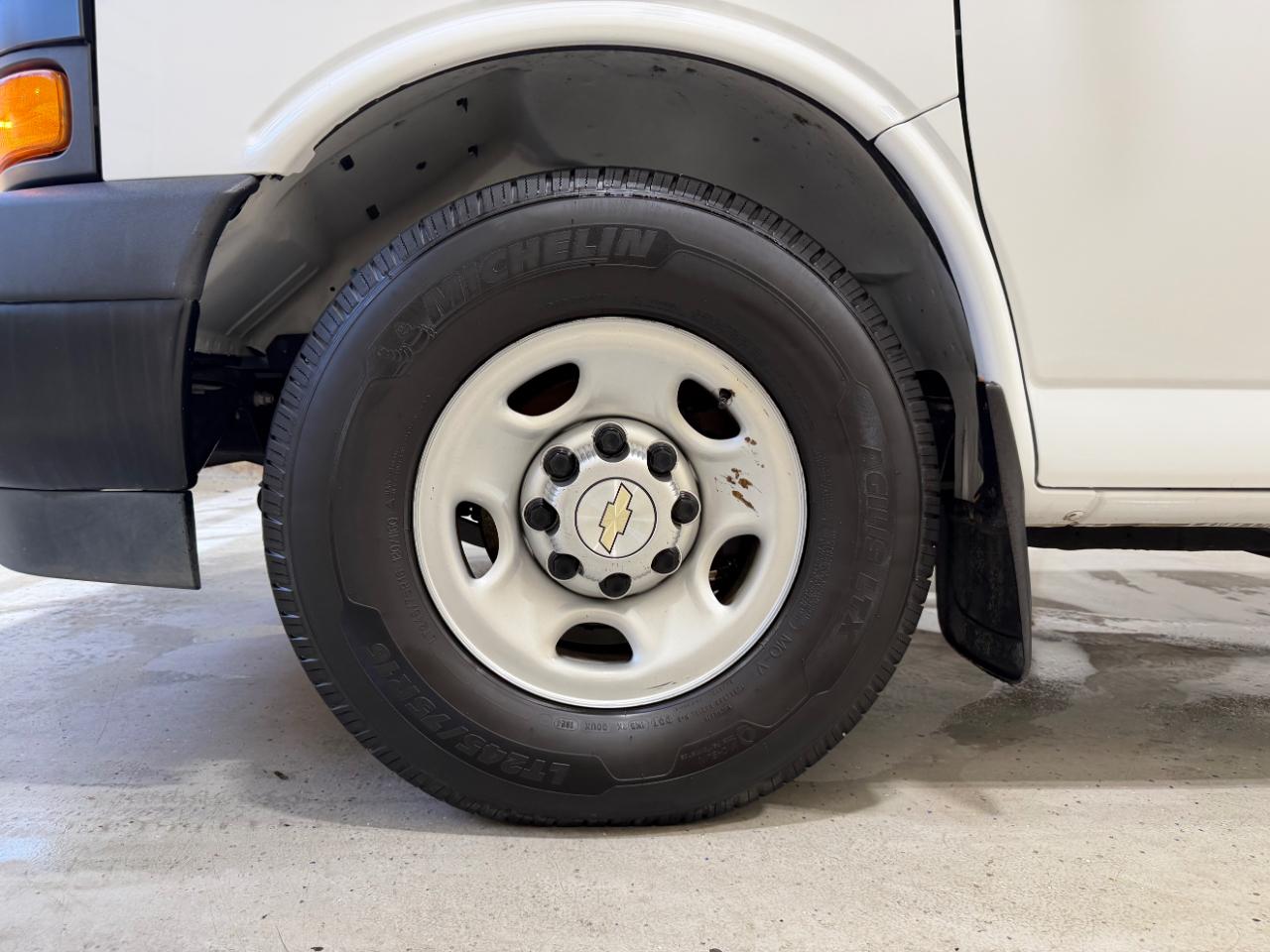 Chevrolet Express Cargo Van RWD 3500 155" 2020