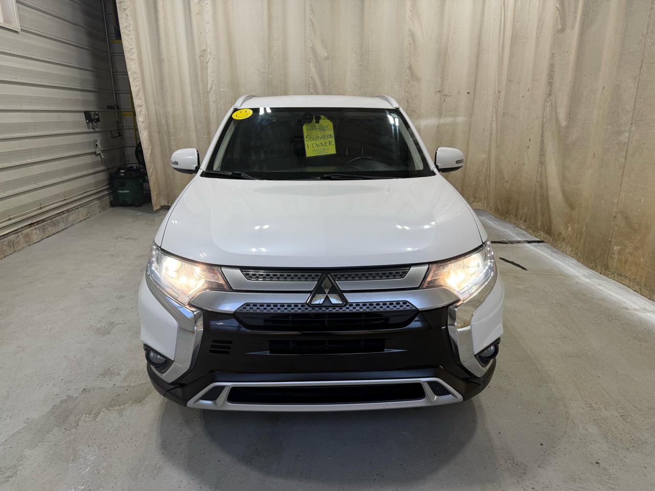 Mitsubishi Outlander SEL 4D SUV FWD 2019