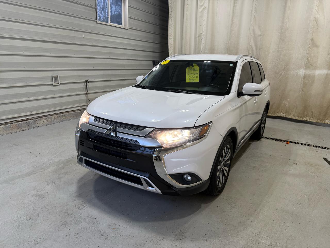 Mitsubishi Outlander SEL 4D SUV FWD 2019