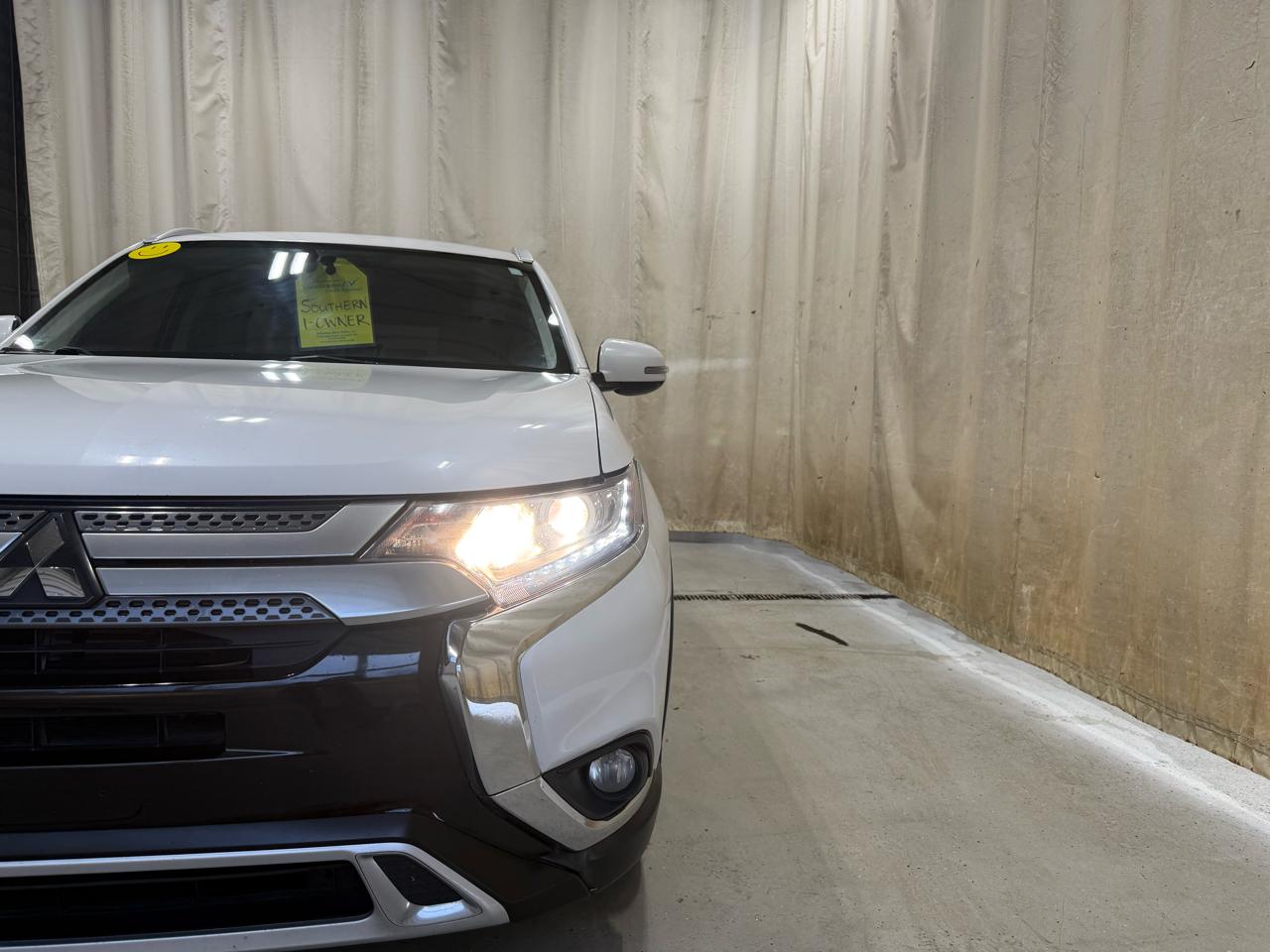 Mitsubishi Outlander SEL 4D SUV FWD 2019