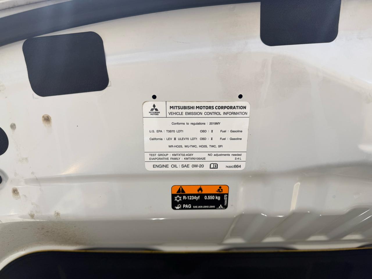 Mitsubishi Outlander SEL 4D SUV FWD 2019