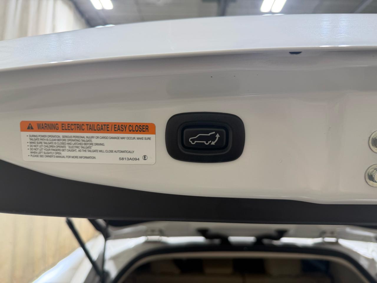 Mitsubishi Outlander SEL 4D SUV FWD 2019