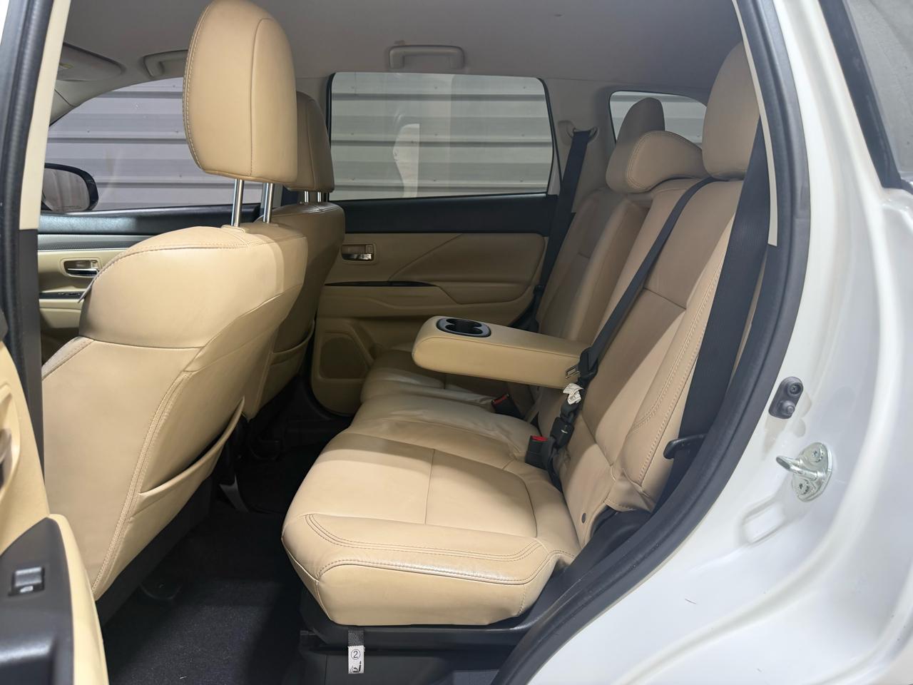 Mitsubishi Outlander SEL 4D SUV FWD 2019