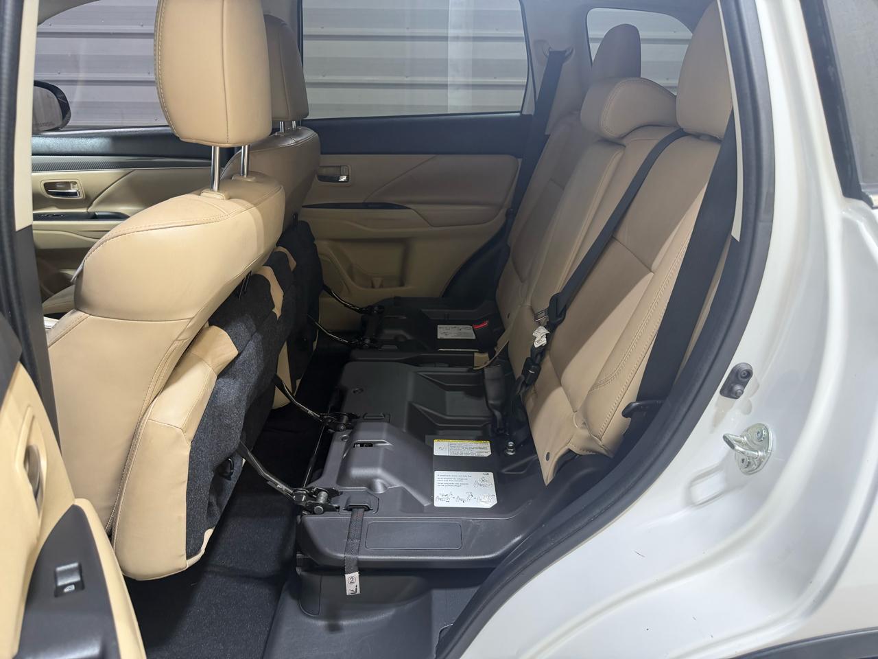 Mitsubishi Outlander SEL 4D SUV FWD 2019