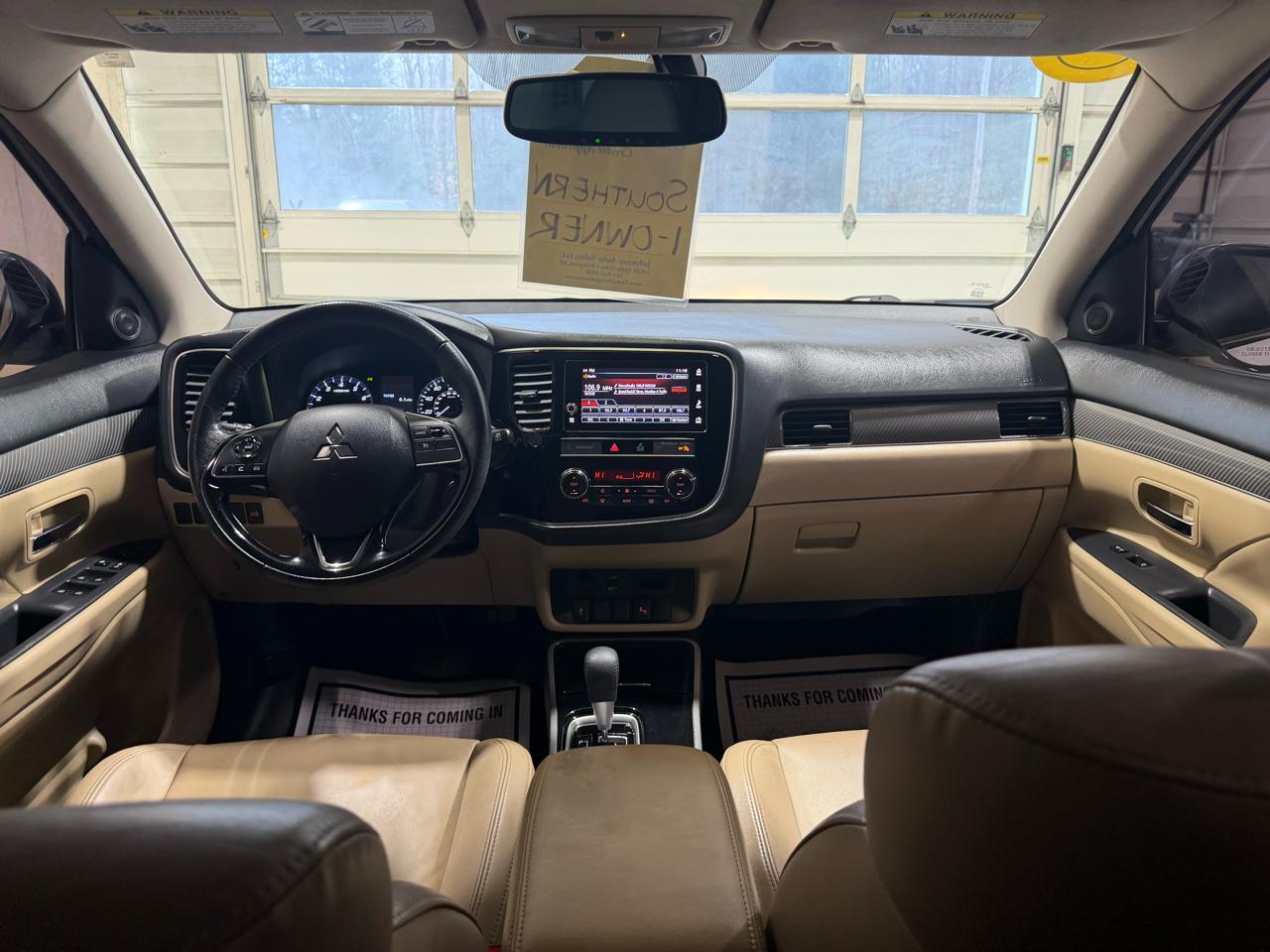 Mitsubishi Outlander SEL 4D SUV FWD 2019