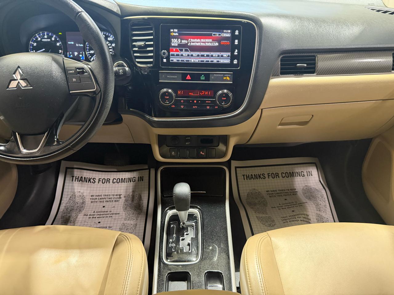 Mitsubishi Outlander SEL 4D SUV FWD 2019