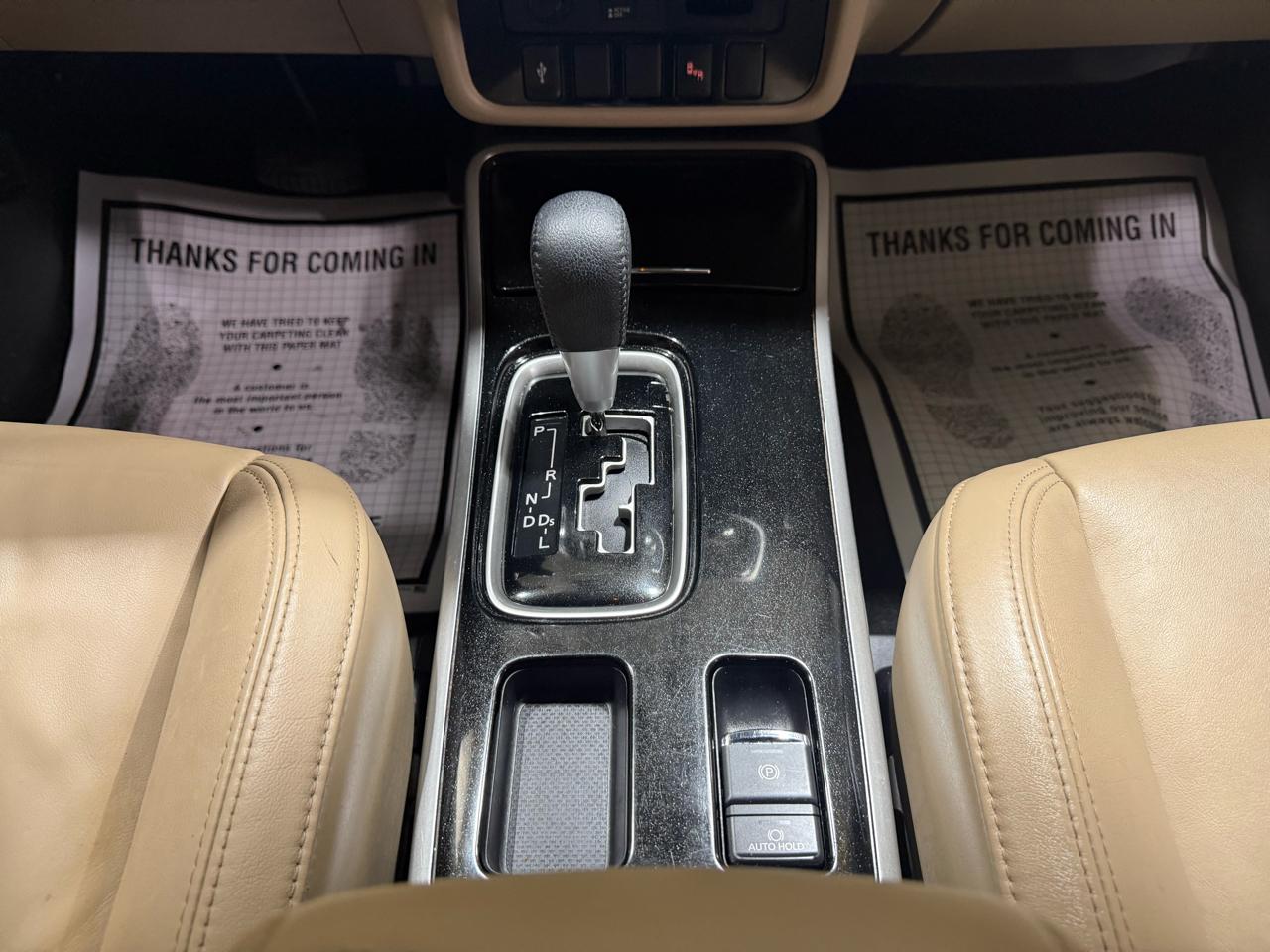 Mitsubishi Outlander SEL 4D SUV FWD 2019