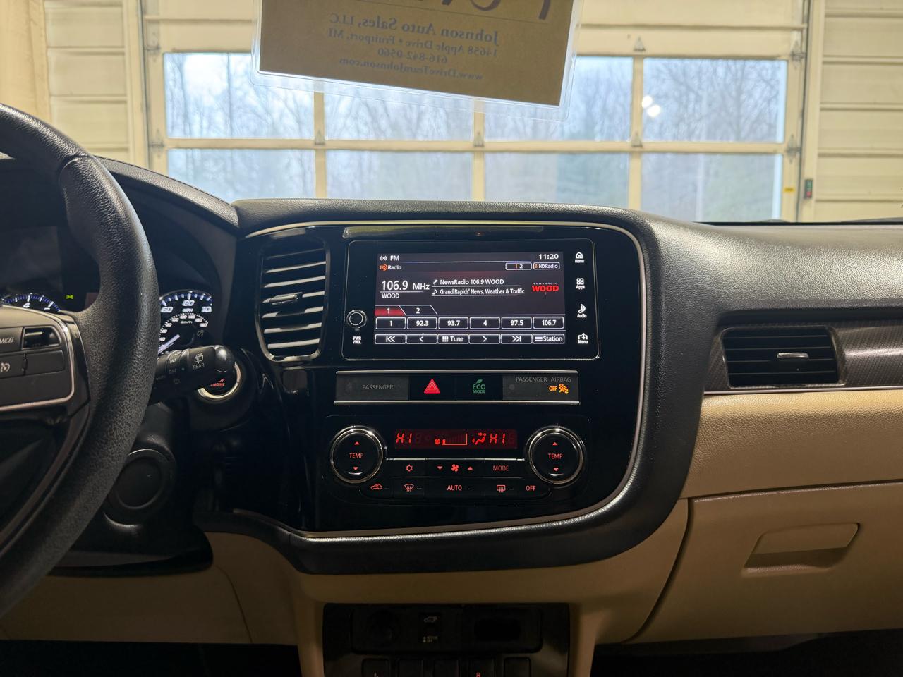 Mitsubishi Outlander SEL 4D SUV FWD 2019