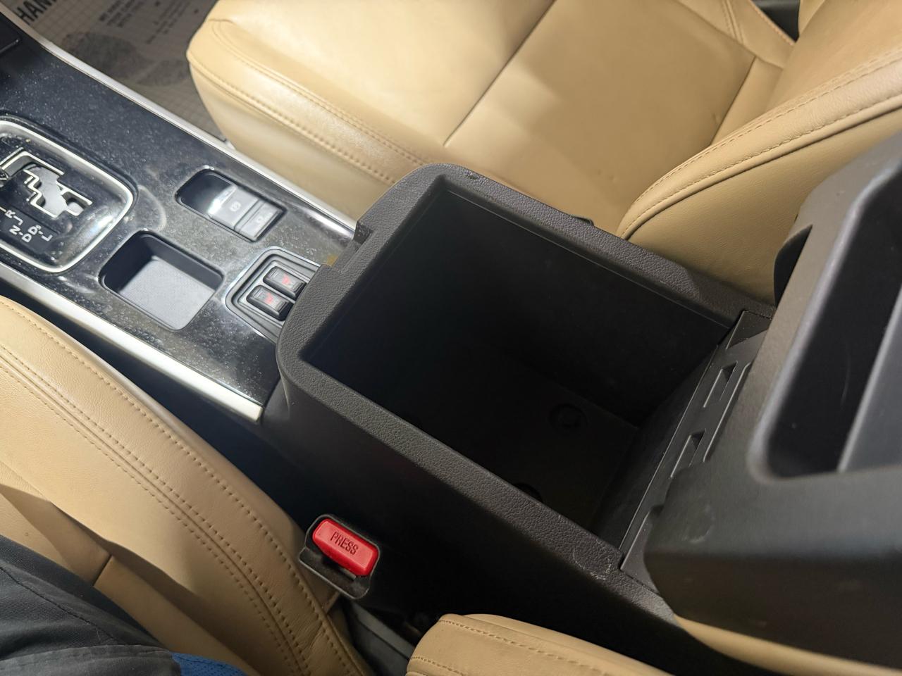 Mitsubishi Outlander SEL 4D SUV FWD 2019