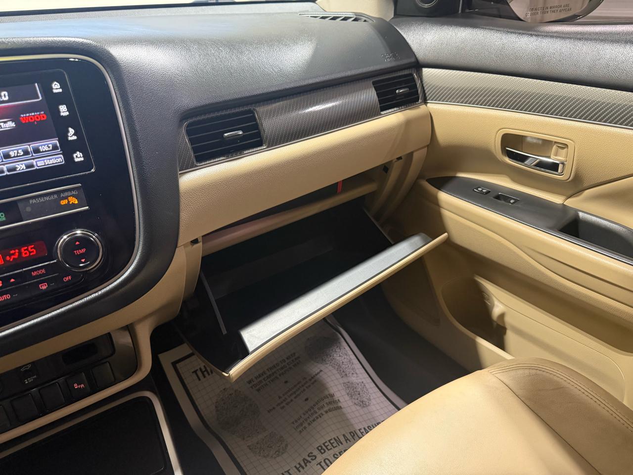 Mitsubishi Outlander SEL 4D SUV FWD 2019