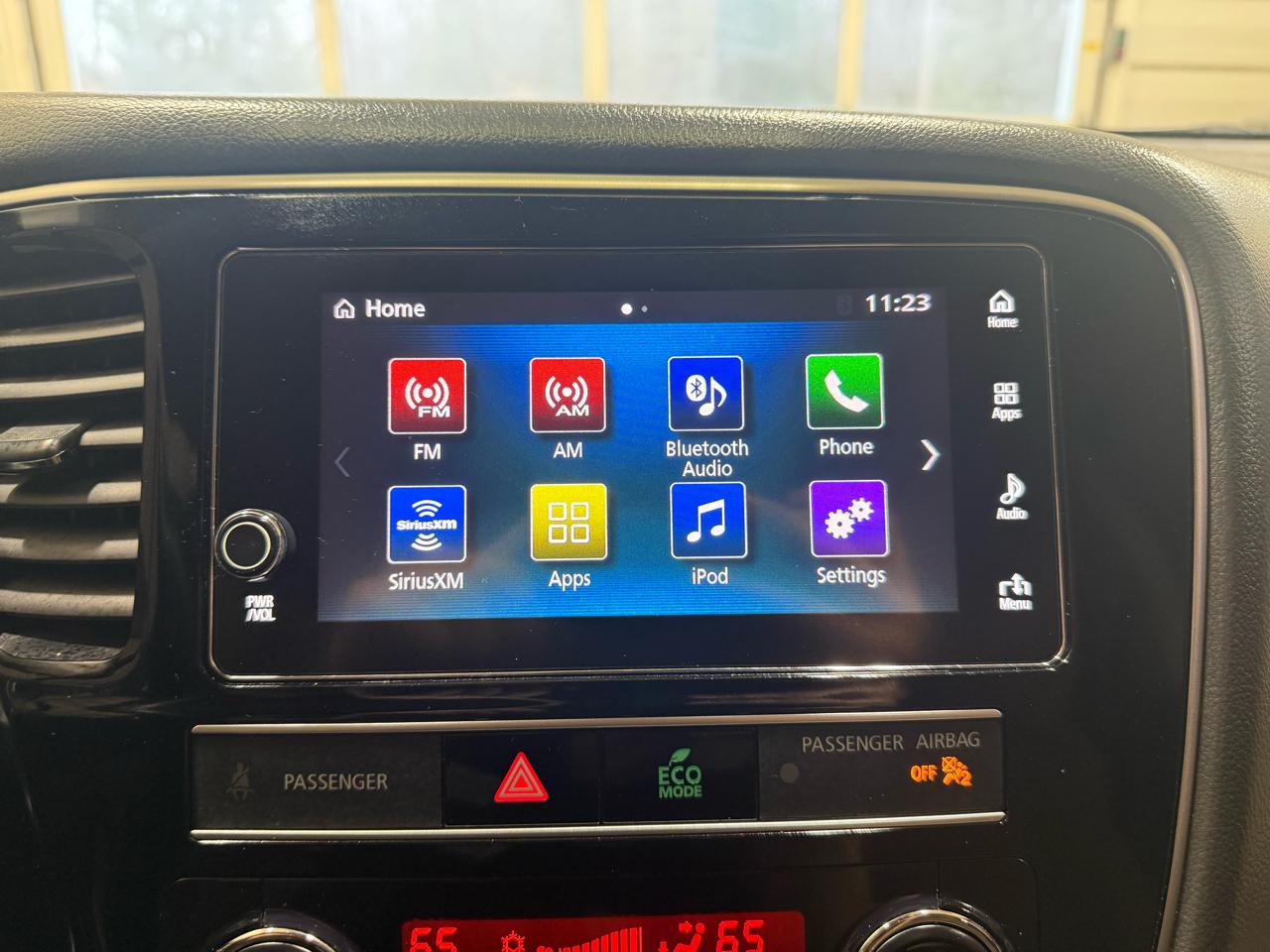 Mitsubishi Outlander SEL 4D SUV FWD 2019