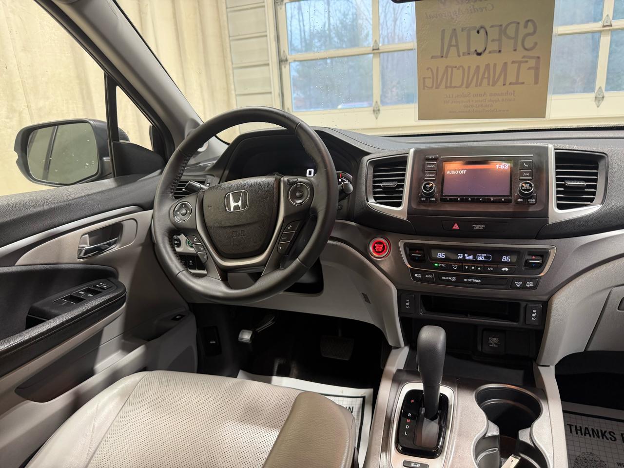 Honda Ridgeline RTL 4x4 Crew Cab 5.3' Bed 2017