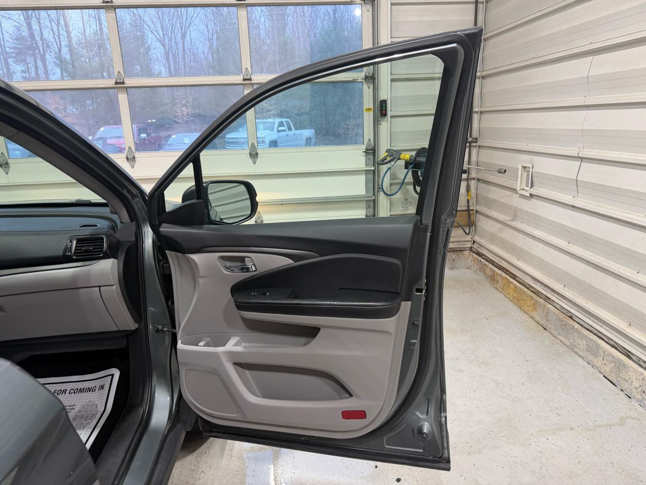 Honda Ridgeline RTL 4x4 Crew Cab 5.3' Bed 2017