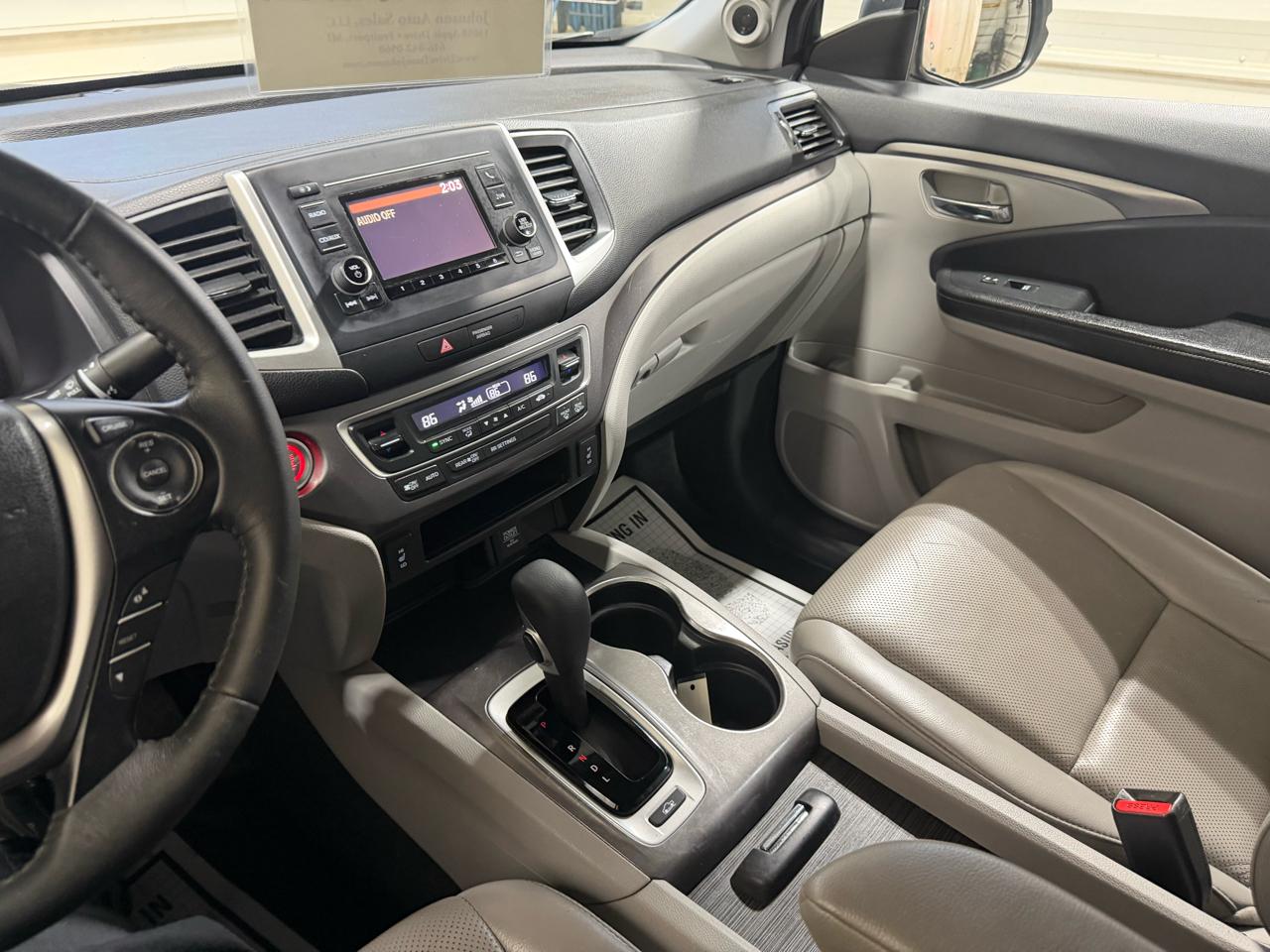 Honda Ridgeline RTL 4x4 Crew Cab 5.3' Bed 2017