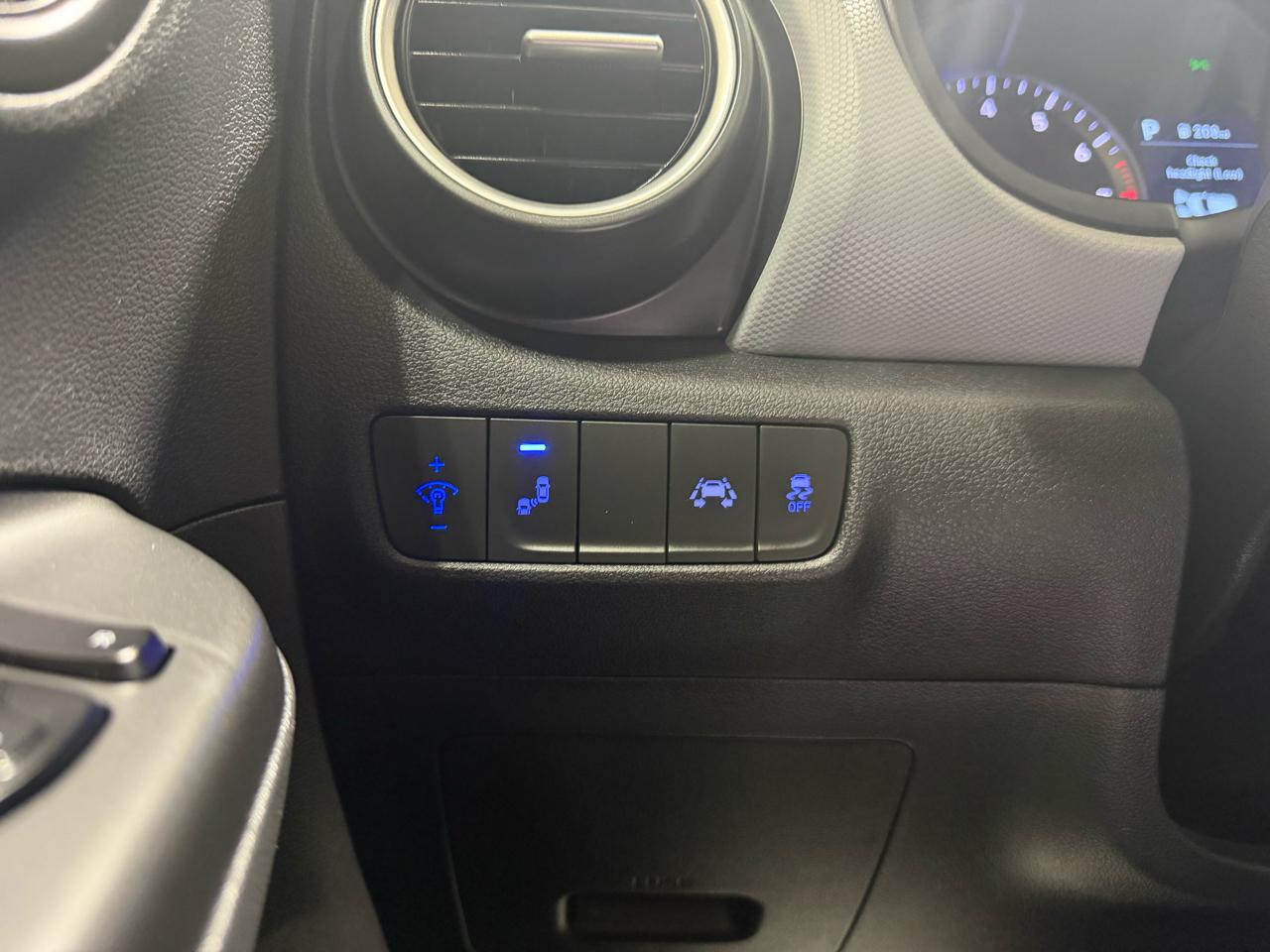 Hyundai Kona SEL Auto FWD 2020