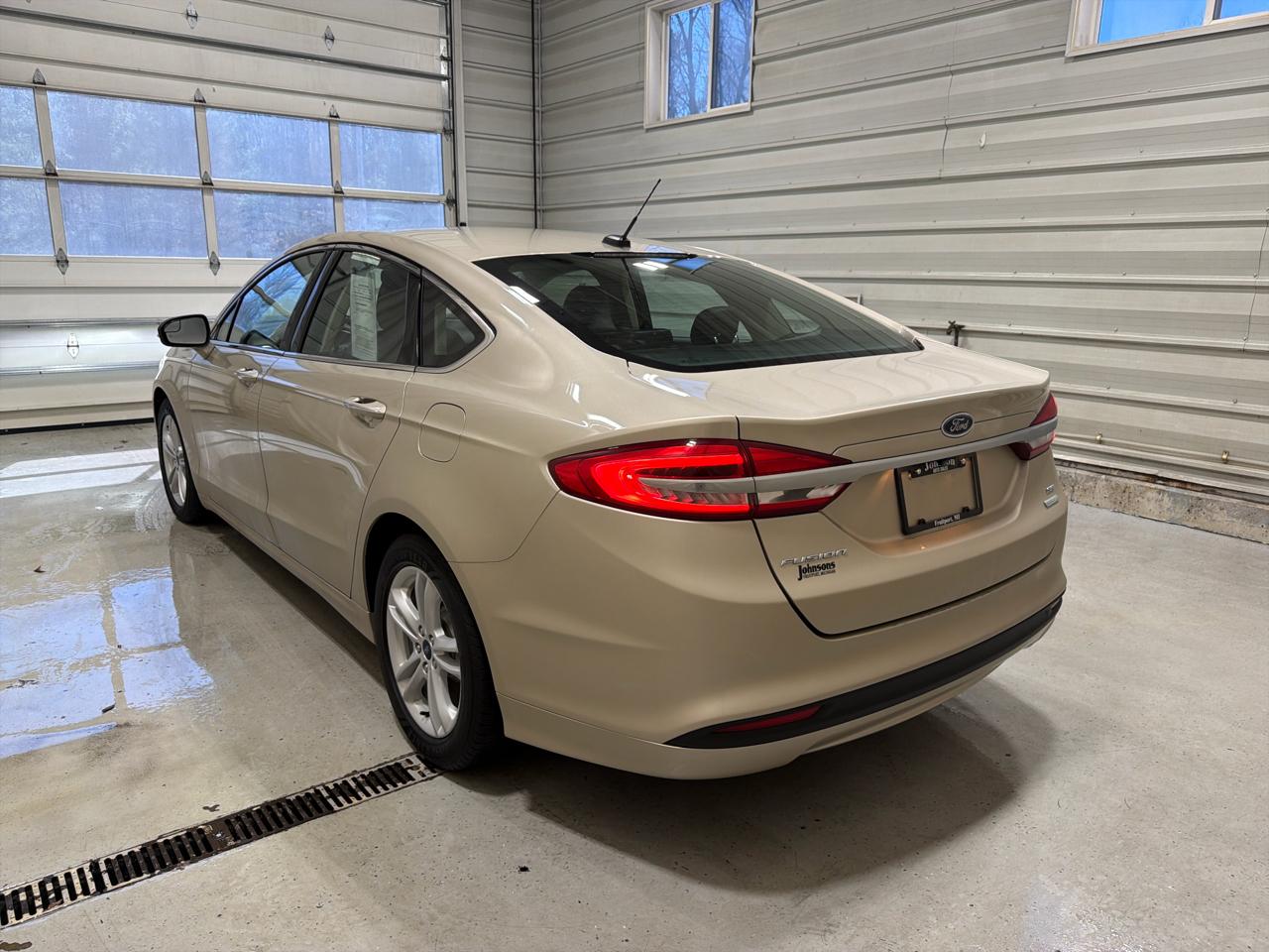 Ford Fusion SE FWD 2018