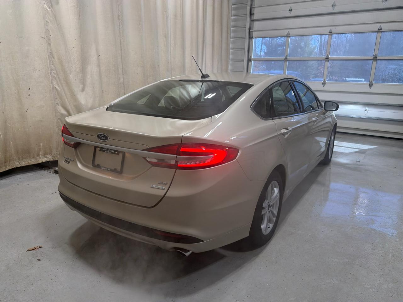 Ford Fusion SE FWD 2018