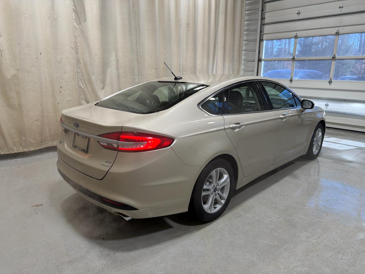 Ford Fusion SE FWD 2018