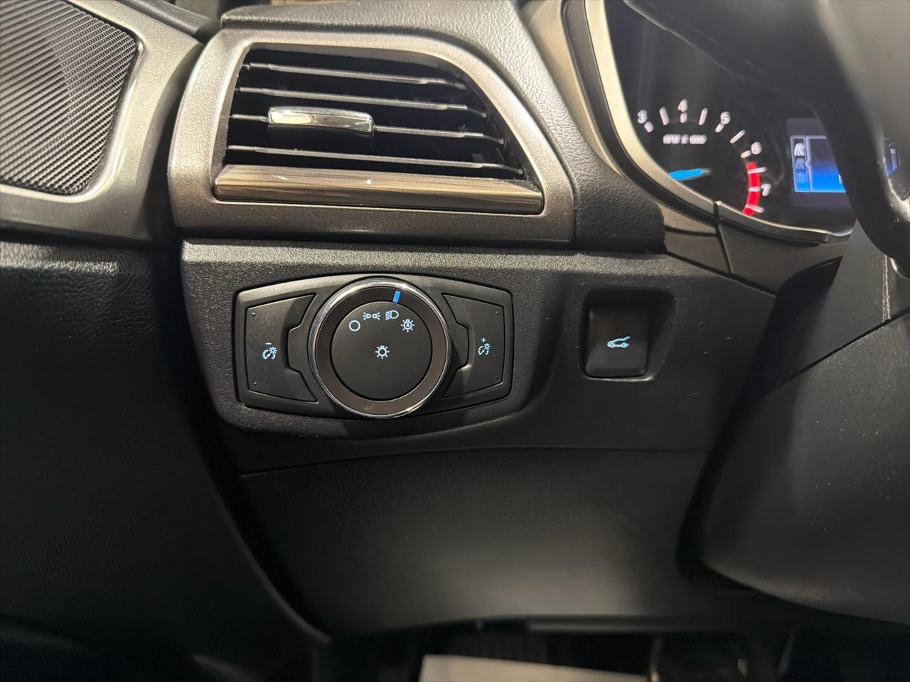 Ford Fusion SE FWD 2018