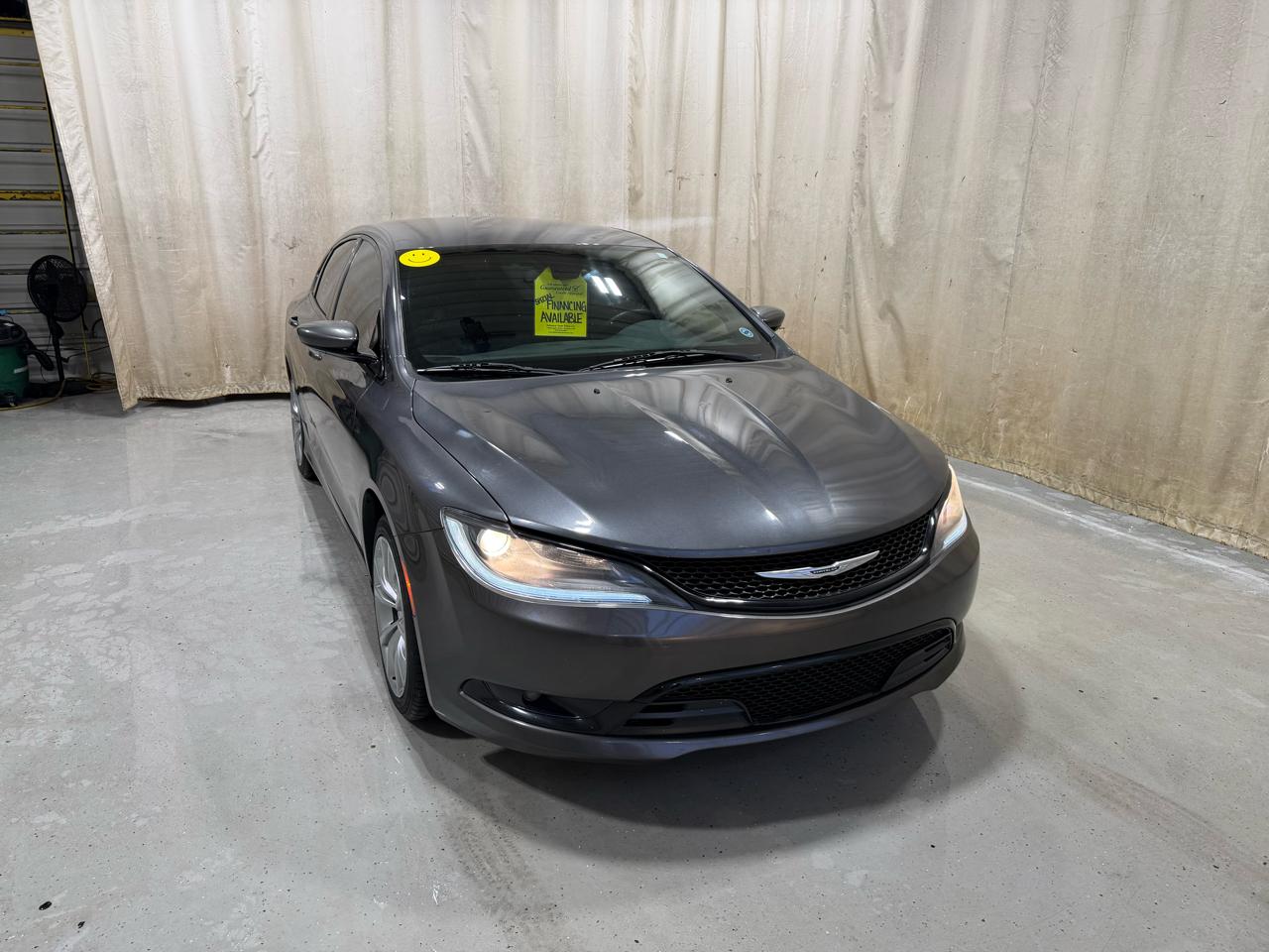 Chrysler 200 4dr Sdn S AWD 2016