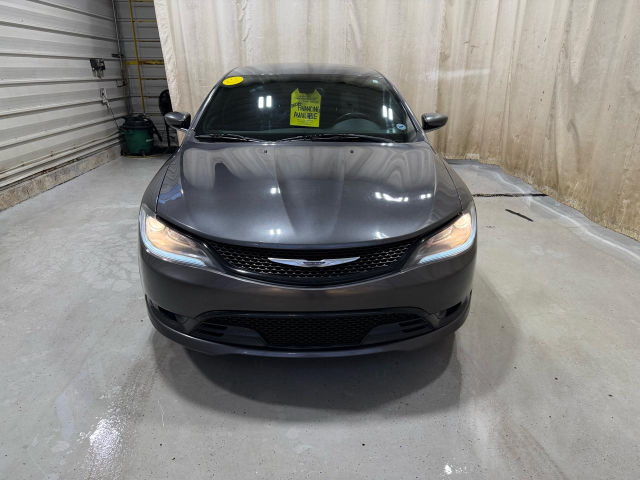 Chrysler 200 4dr Sdn S AWD 2016