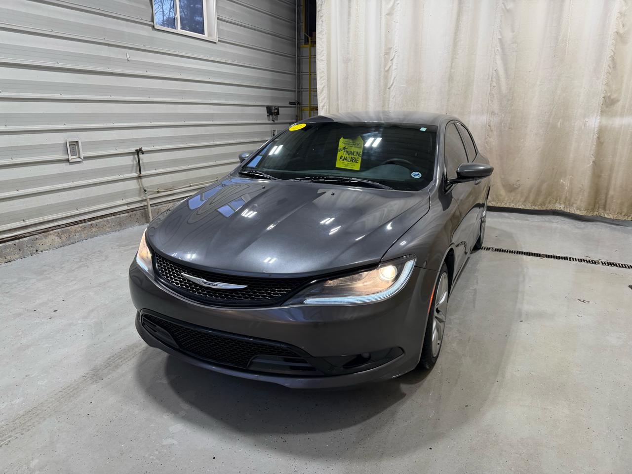 Chrysler 200 4dr Sdn S AWD 2016
