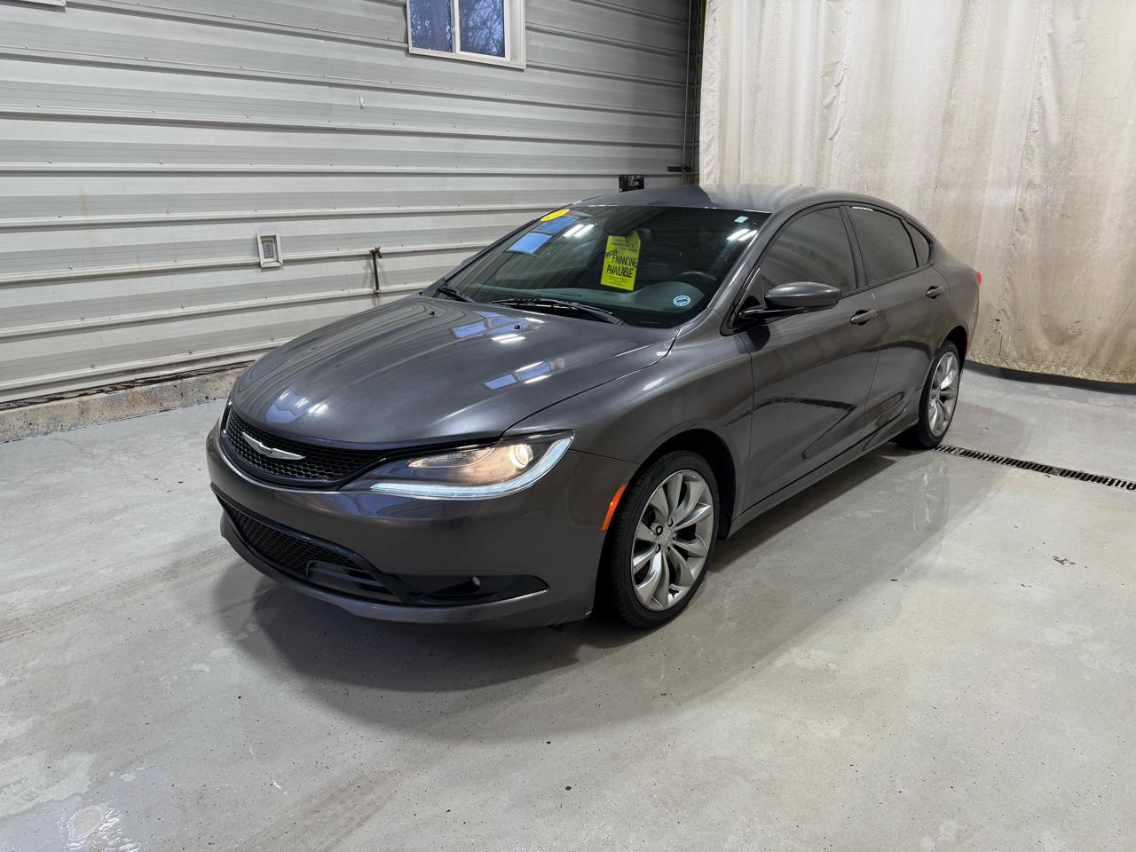 Chrysler 200 4dr Sdn S AWD 2016