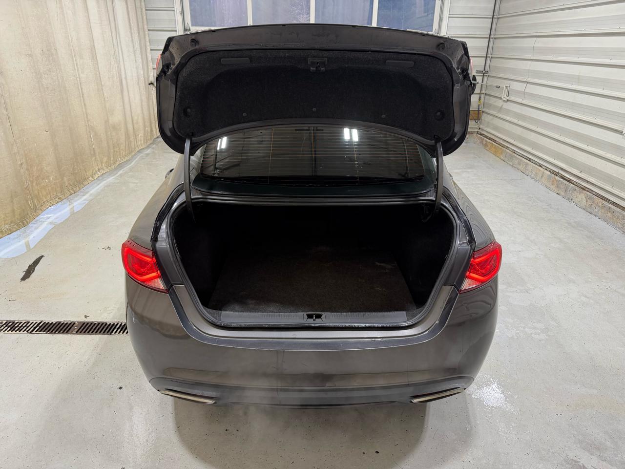 Chrysler 200 4dr Sdn S AWD 2016