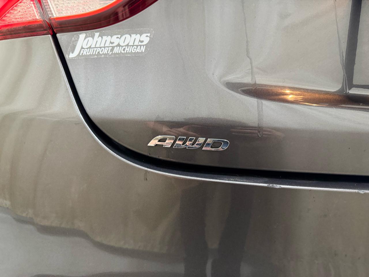 Chrysler 200 4dr Sdn S AWD 2016