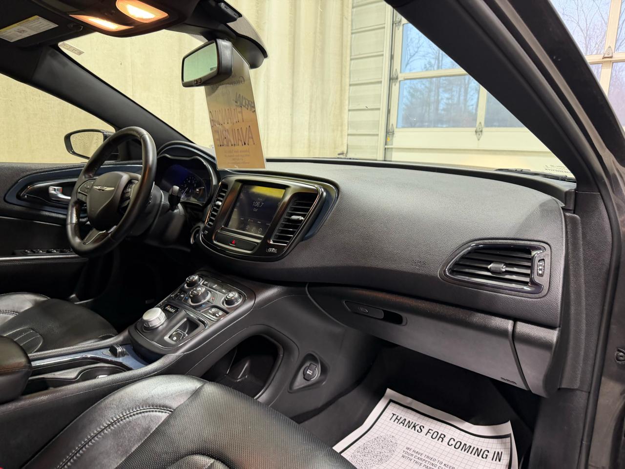 Chrysler 200 4dr Sdn S AWD 2016
