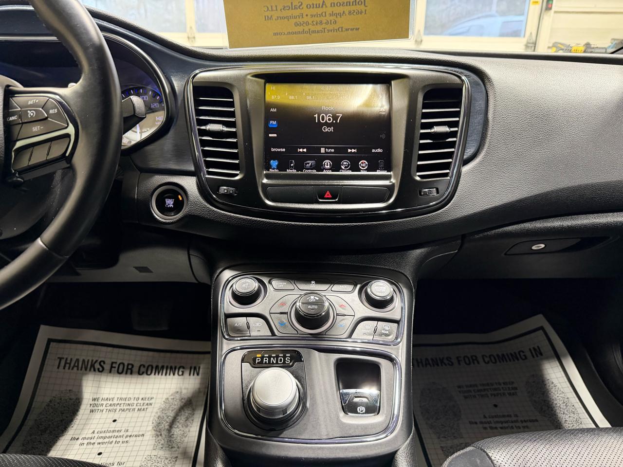 Chrysler 200 4dr Sdn S AWD 2016