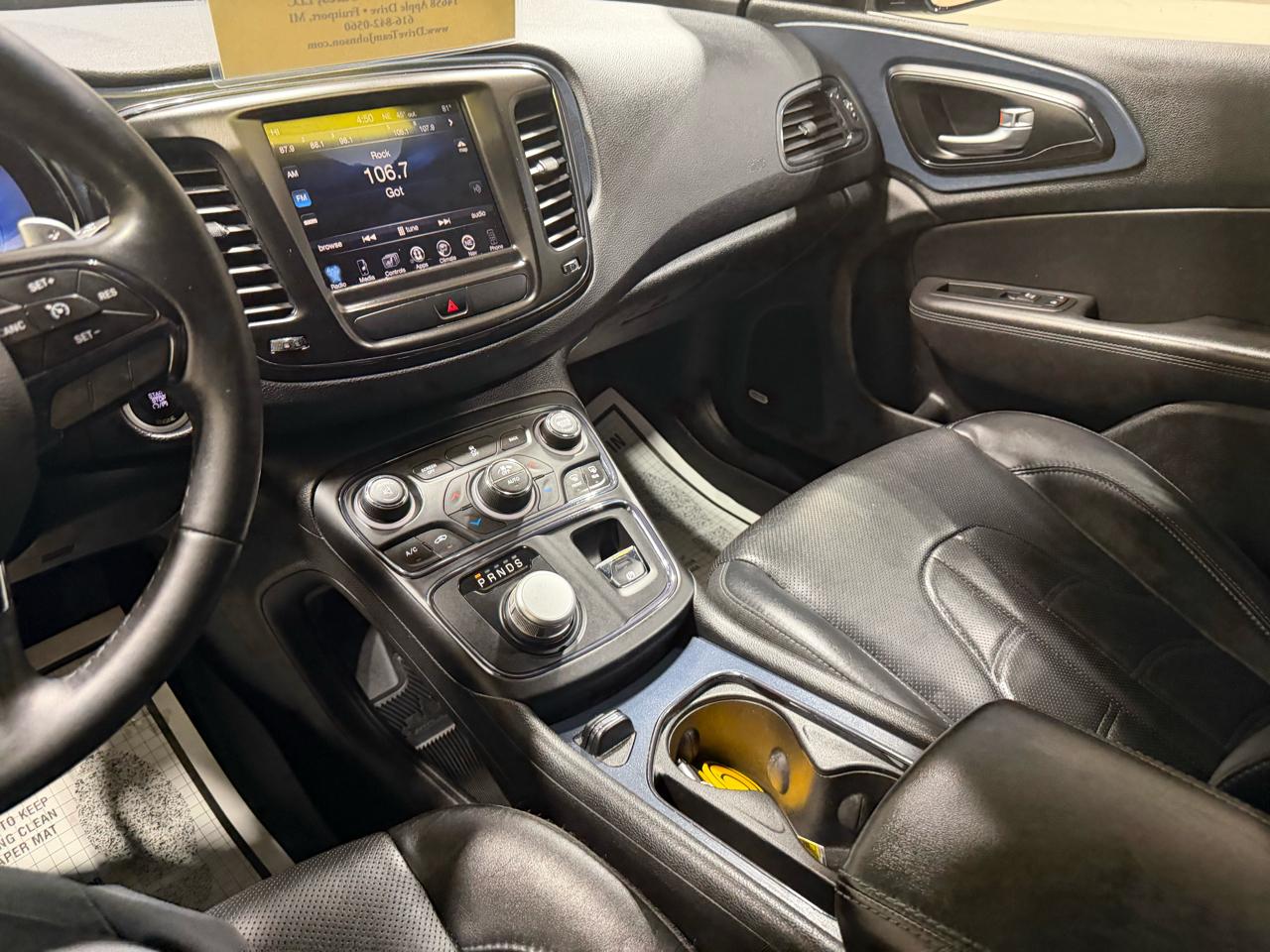 Chrysler 200 4dr Sdn S AWD 2016