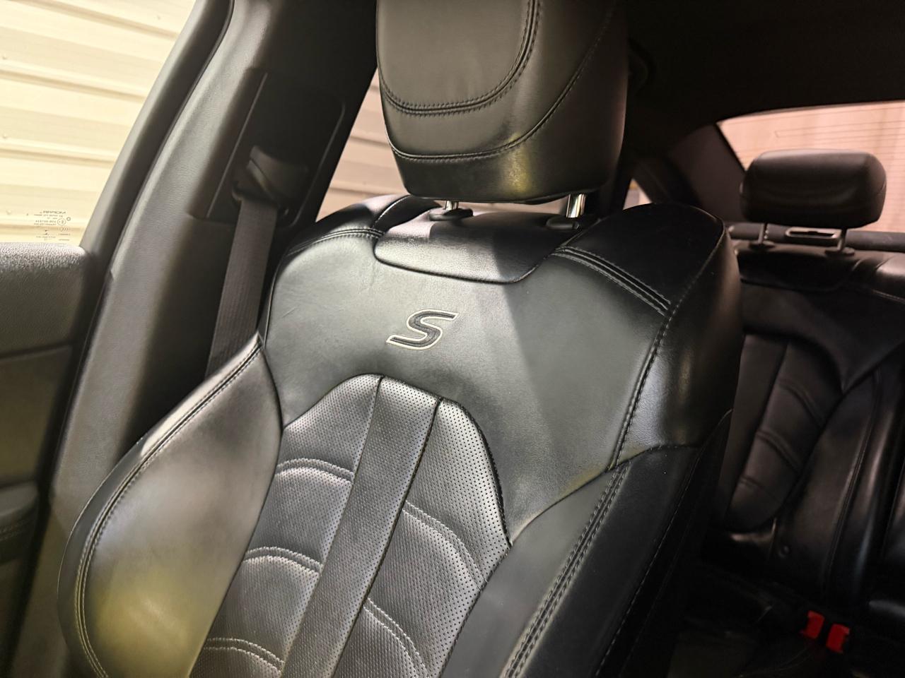 Chrysler 200 4dr Sdn S AWD 2016