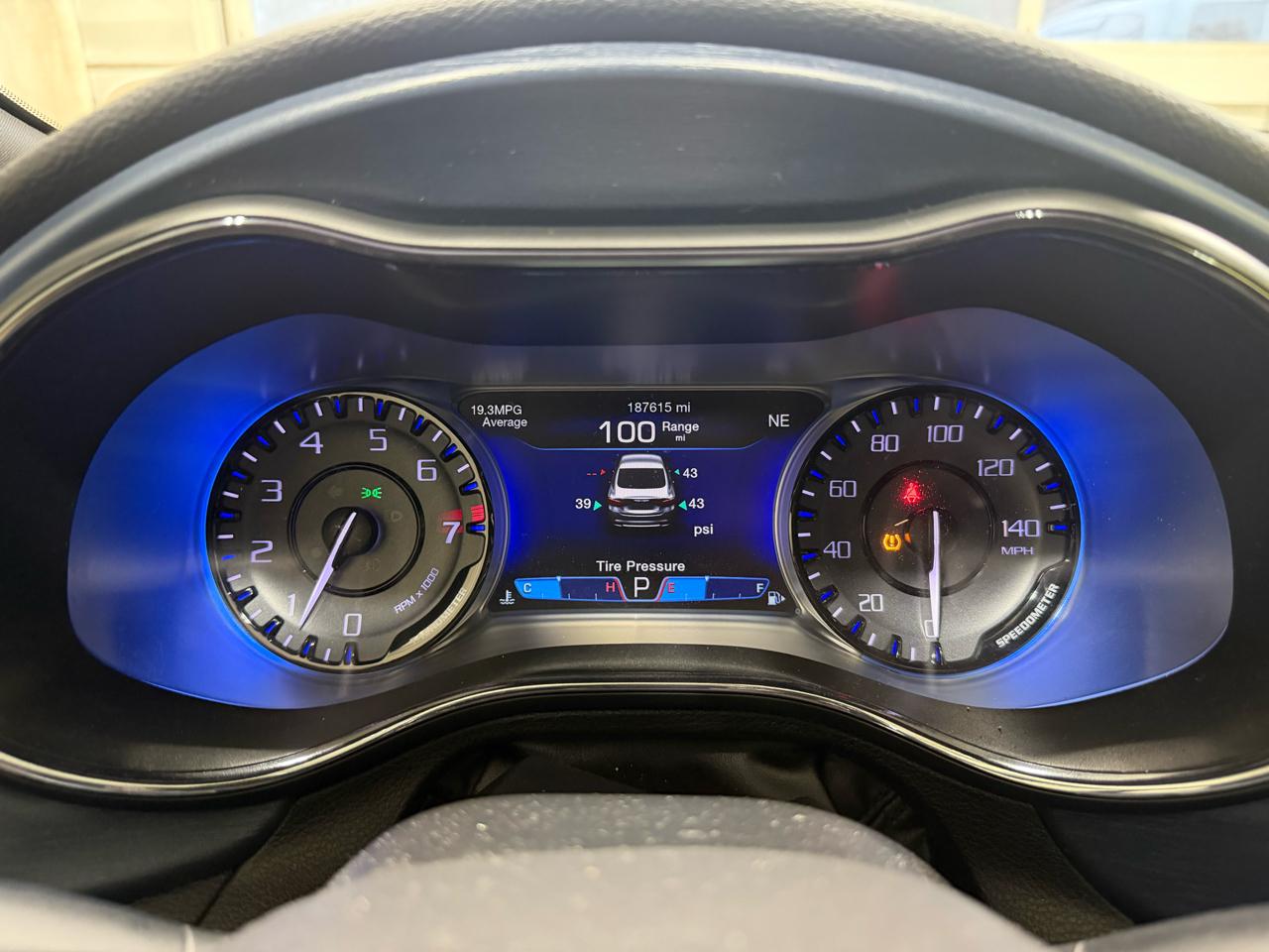 Chrysler 200 4dr Sdn S AWD 2016