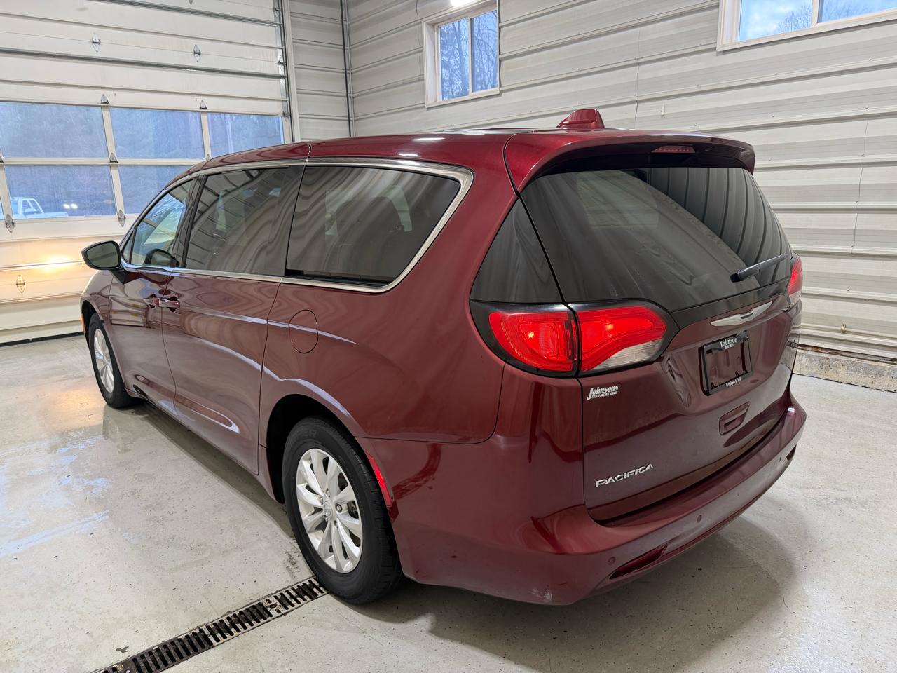 Chrysler Pacifica Touring FWD 2017