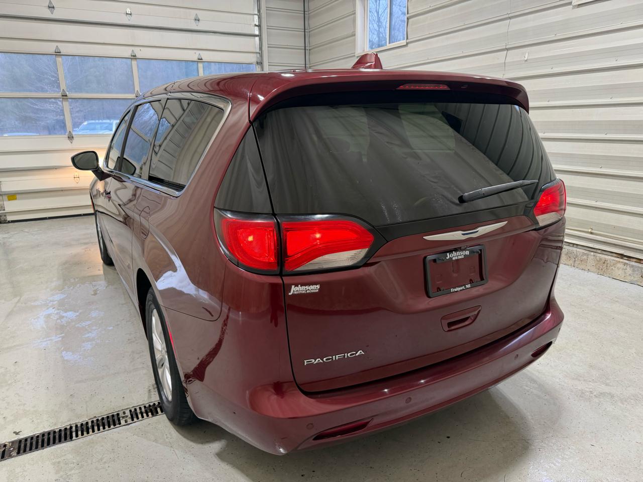 Chrysler Pacifica Touring FWD 2017